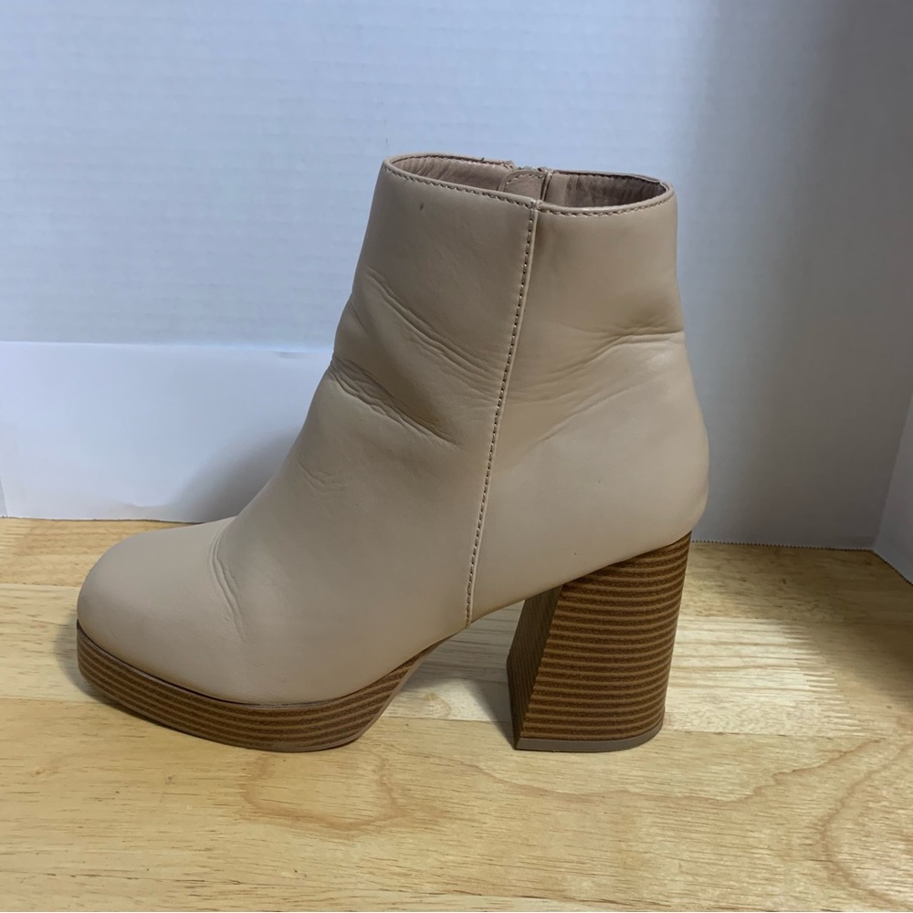 True Craft Womens Bootsβ Tan WildFlower Platform Size 9M